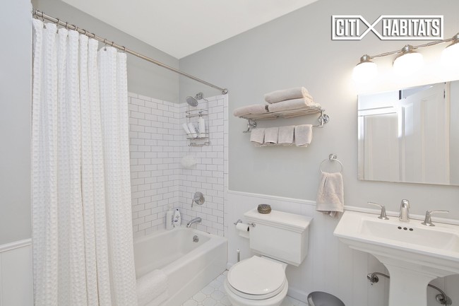 Building Photo - 20 Brevoort Pl