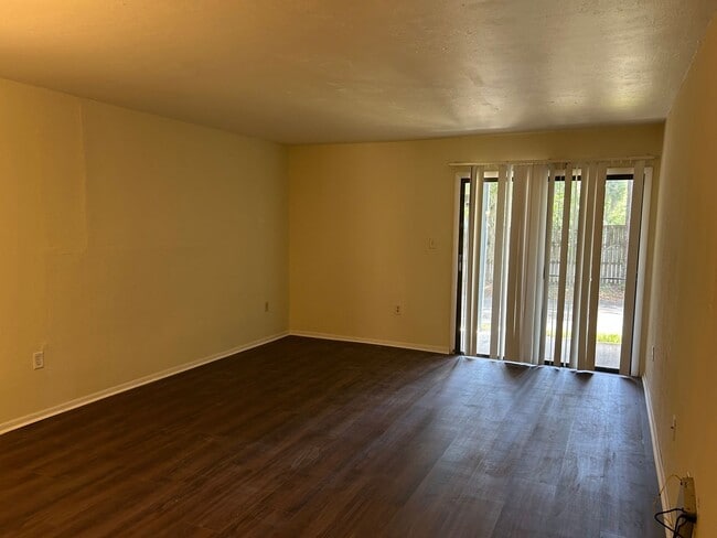 Building Photo - First floor Brandywine Unit