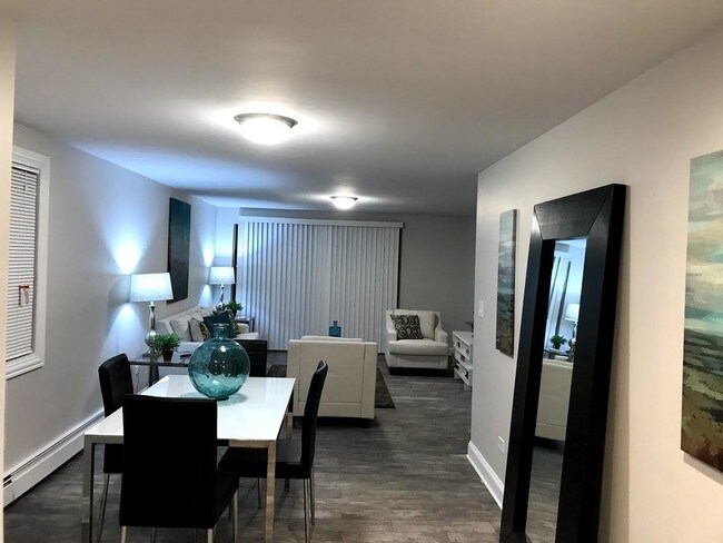 Foto del edificio - 3940 N Narragansett Ave