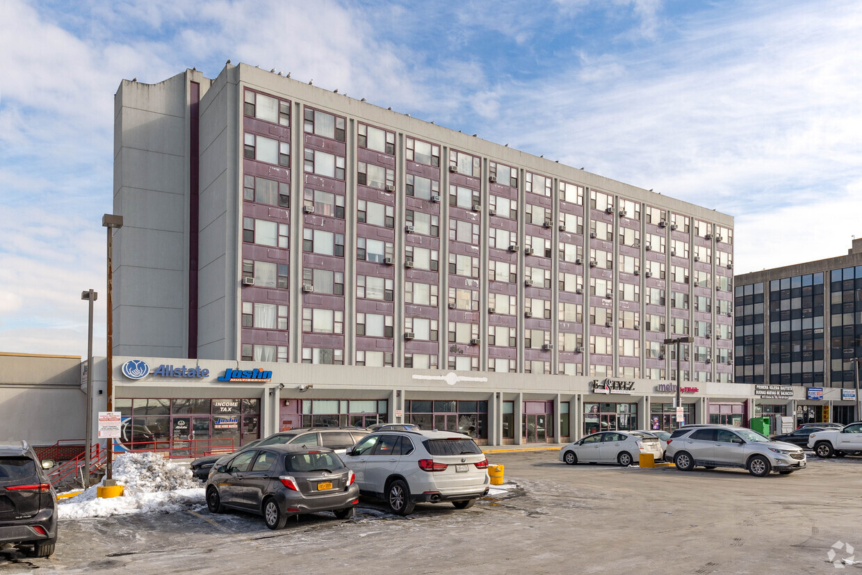 80 Clinton St - Clinton Plaza