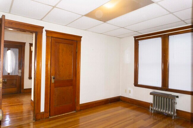 Building Photo - 408 Western Ave