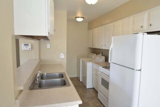 Building Photo - 824 West 59th Place