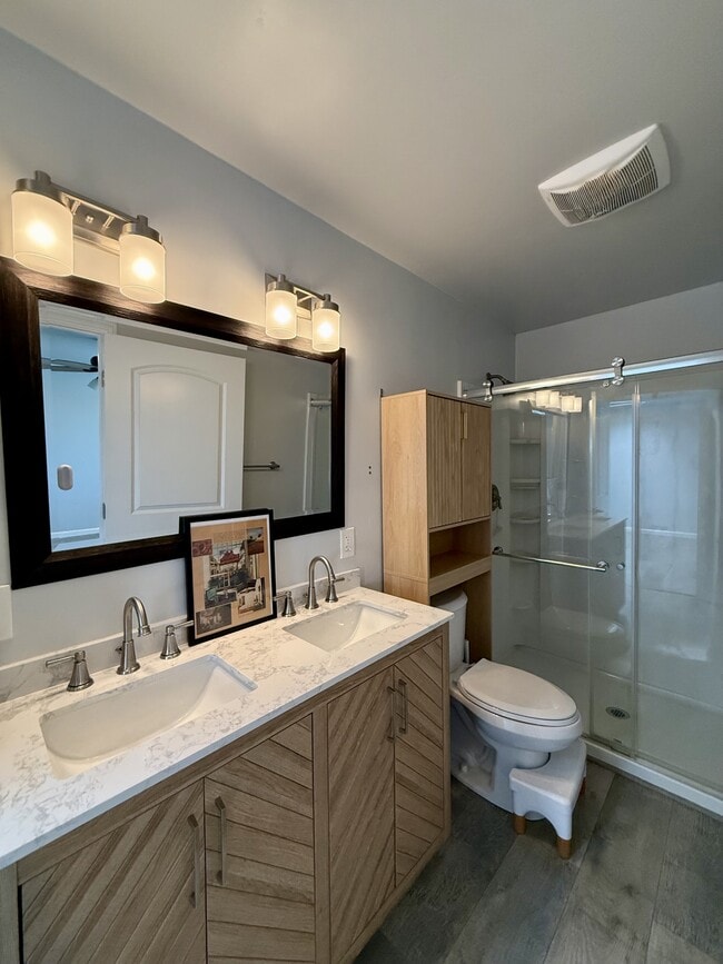 Building Photo - 121 W Branch St