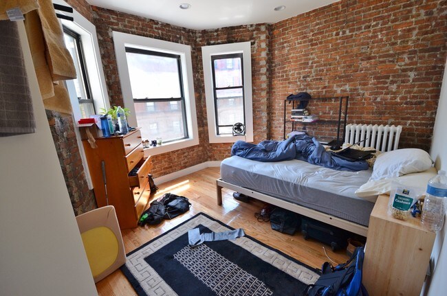 Building Photo - 103 Hemenway St