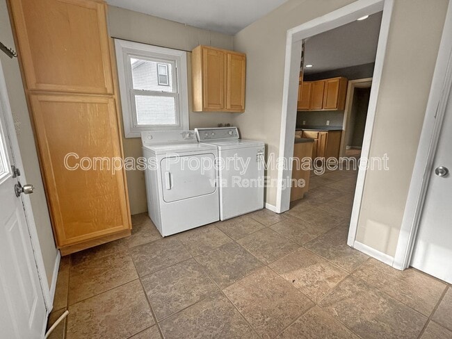 Foto del edificio - 3832 Byron Center Ave SW