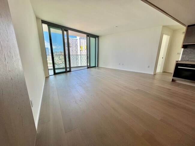 Foto del edificio - Well Maintained 1 Bed, 1 Bath, 1 parking i...