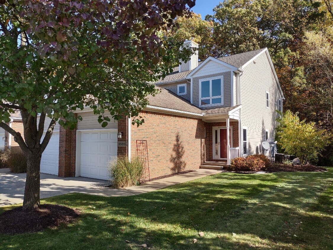 Foto principal - 5585 Woodruff Shore Dr