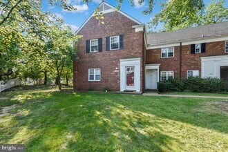 Building Photo - 1000 Valley Dr