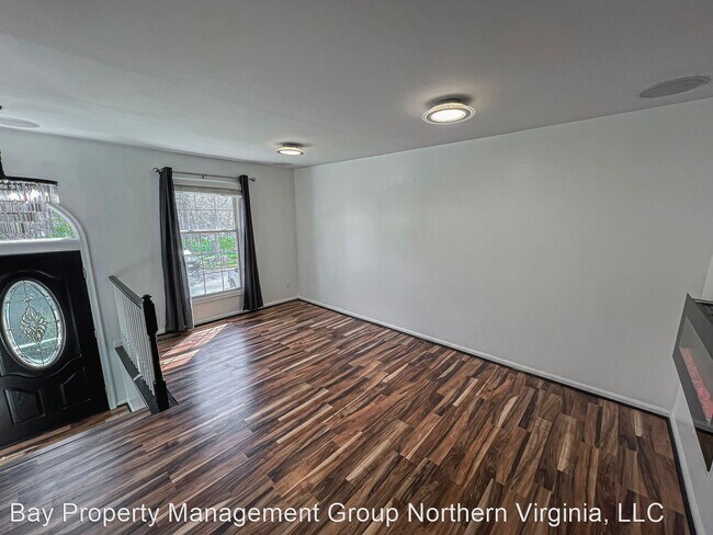 Building Photo - 2 br, 2.5 bath House - 6587 Skylemar Trail