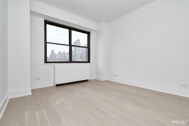 Building Photo - 345 E 80th St
