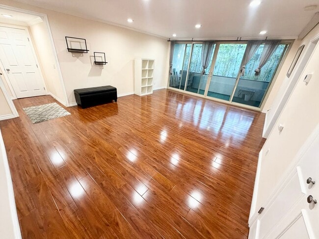 Foto del edificio - All utilities included 1 bedroom walking distance to Cal Tech