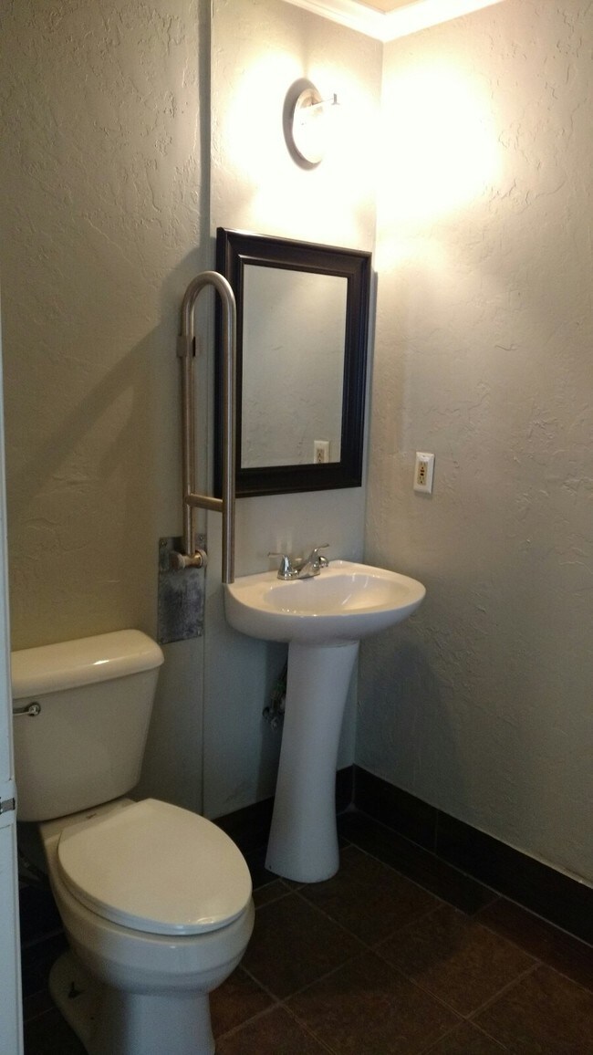 Building Photo - 1168 Windemere Ave