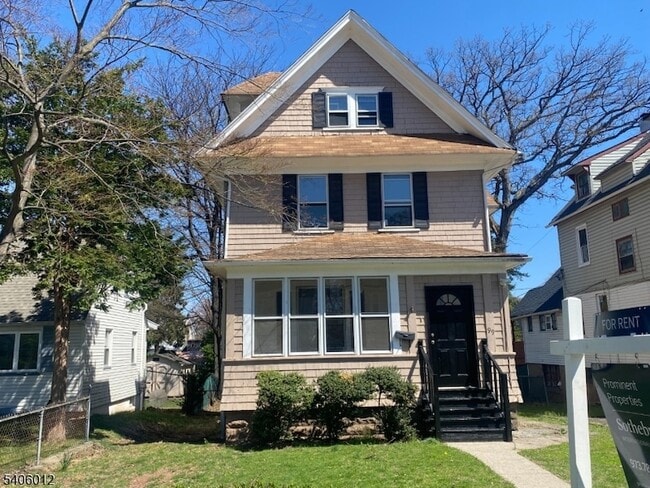 Photo - 99 Lincoln St House