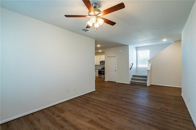 Building Photo - 612 Lt. Rusty