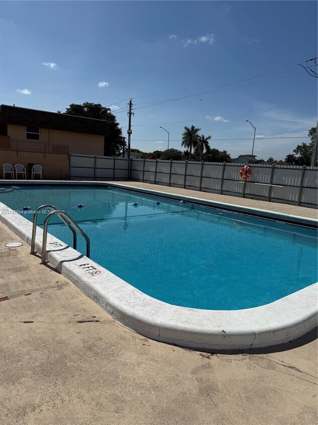 Foto principal - 870 SW 129th Pl