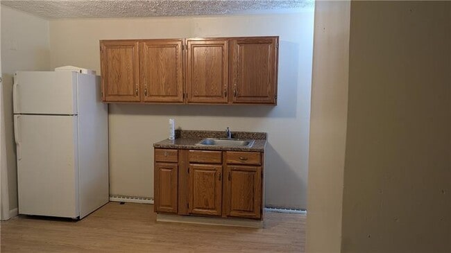 Building Photo - 585 Fayette St