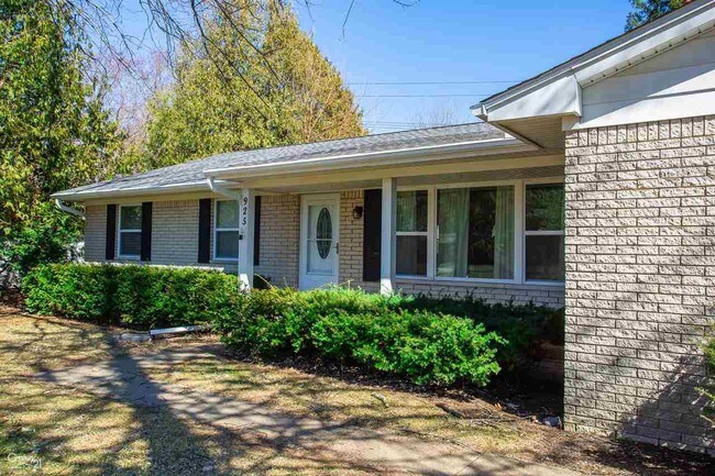 Foto del edificio - 925 Coughlan St