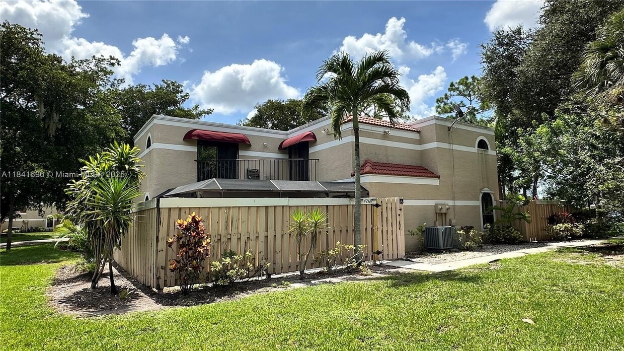 Primary Photo - 4260 Village Dr