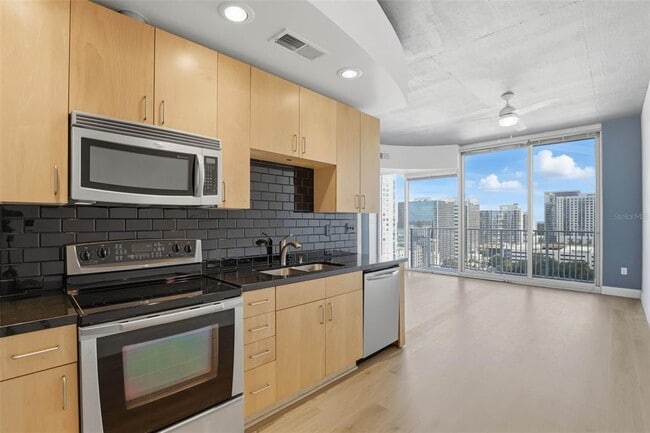 Foto del edificio - 155 S Court Ave