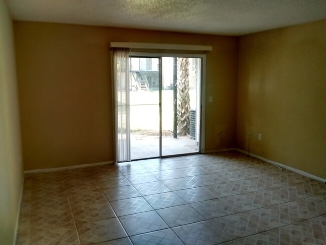 Foto del edificio - Grove Park Condo