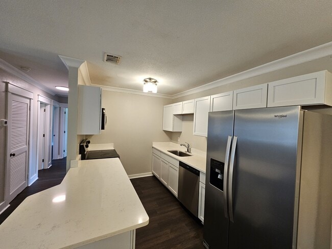 Building Photo - 200 Spencer Dr