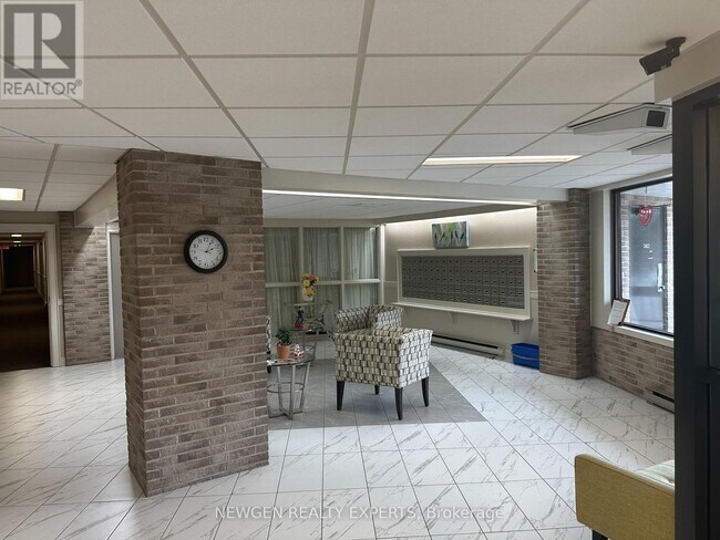 Building Photo - 334 Queen Mary Rd