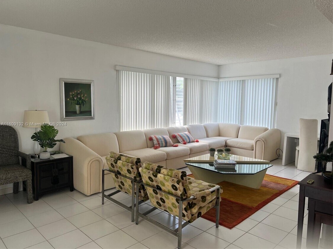 10081 W Bay Harbor Dr Unit 1, Bay Harbor Islands, FL 33154 Condo for