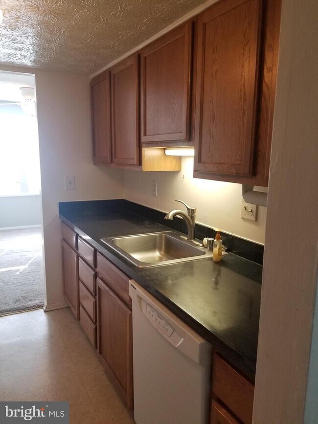 Building Photo - 7006 Bryant Towne Ct