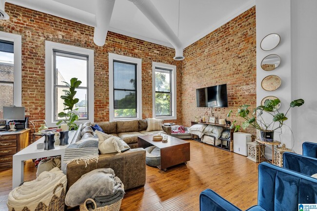 Foto del edificio - 2112 Morris Ave
