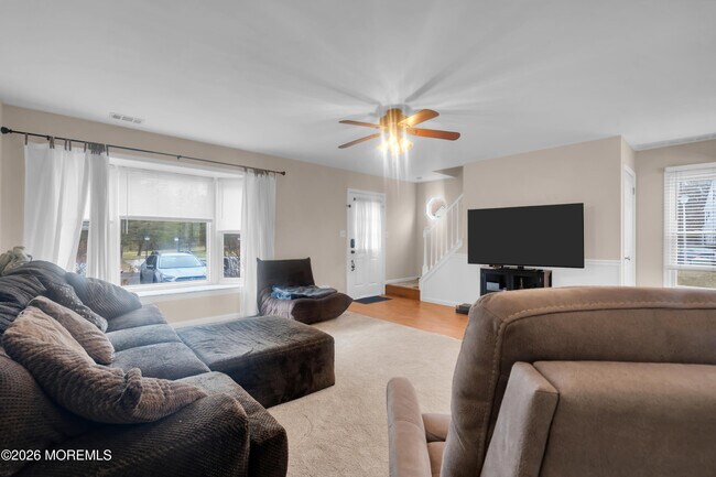 Building Photo - 30 Shilling Way