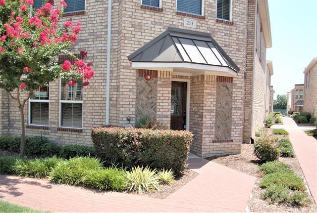 Foto del edificio - 213 Lily Ln