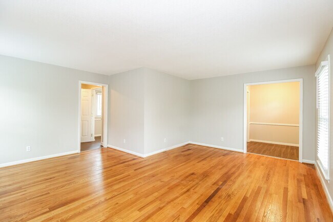 Building Photo - 2233 Meloine Ln