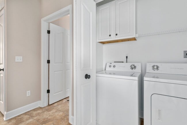 Building Photo - At Last, This Is What You've Been Searching For!!!