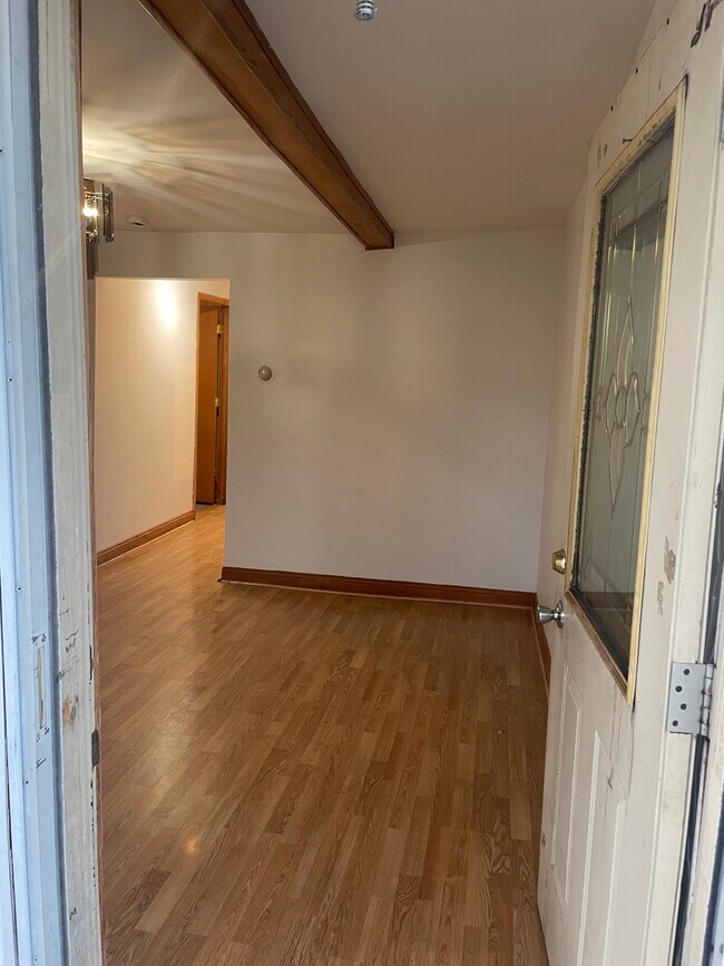 Foto del edificio - 857 Lloyds Ave