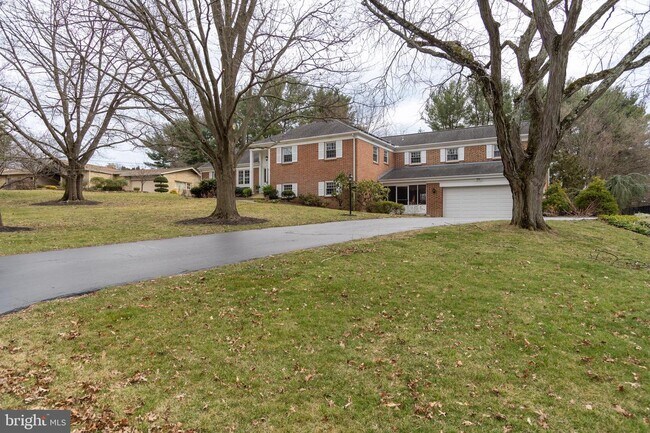 Building Photo - 4313 Hillsdale Rd
