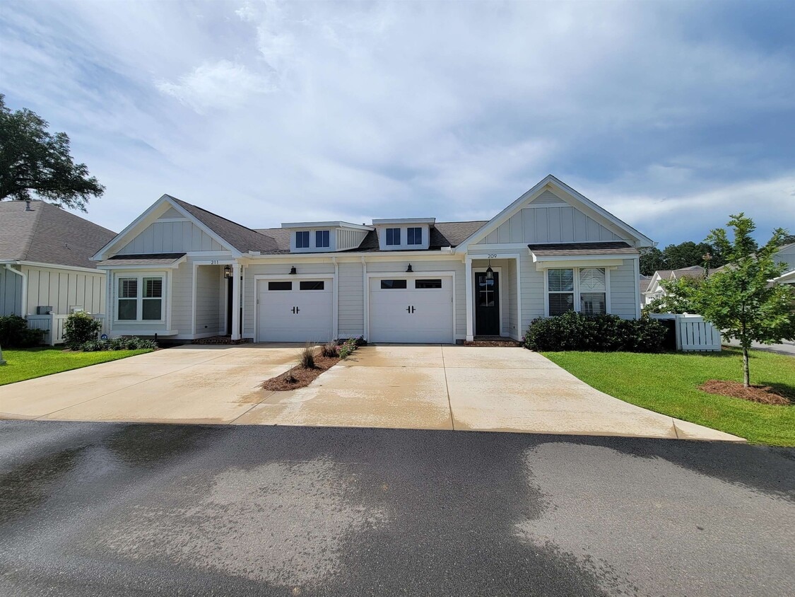 Primary Photo - 209 Camellia Oaks Ave