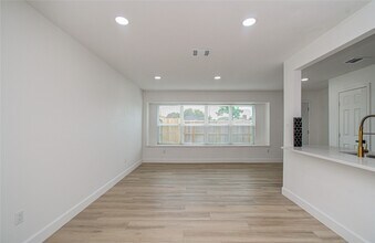 Building Photo - 15448 Chipman Ln.