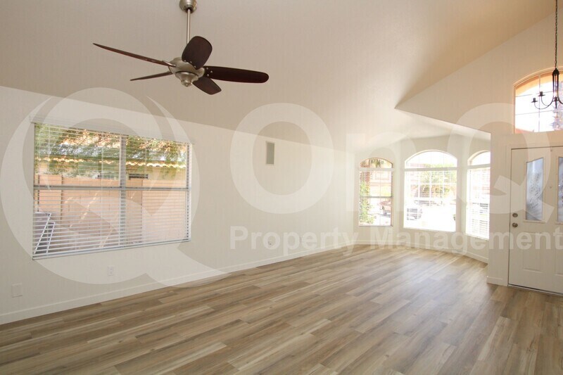 Primary Photo - 1360 S Villas Ct