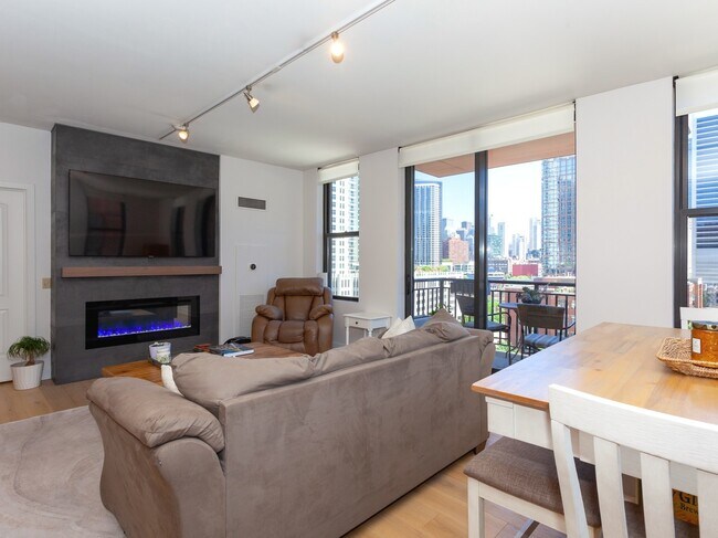 Foto del edificio - 330 N Jefferson St