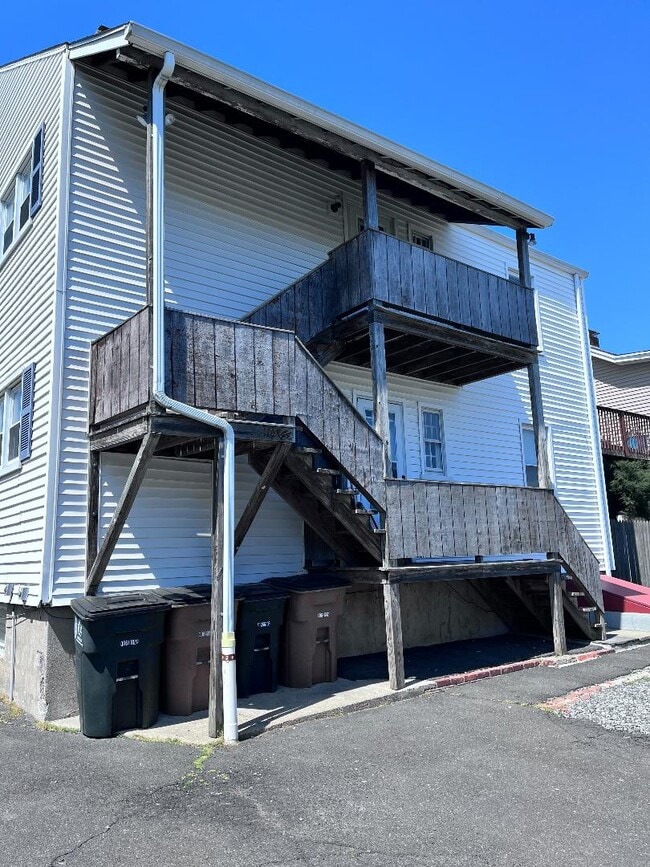 Building Photo - 41 Noble St