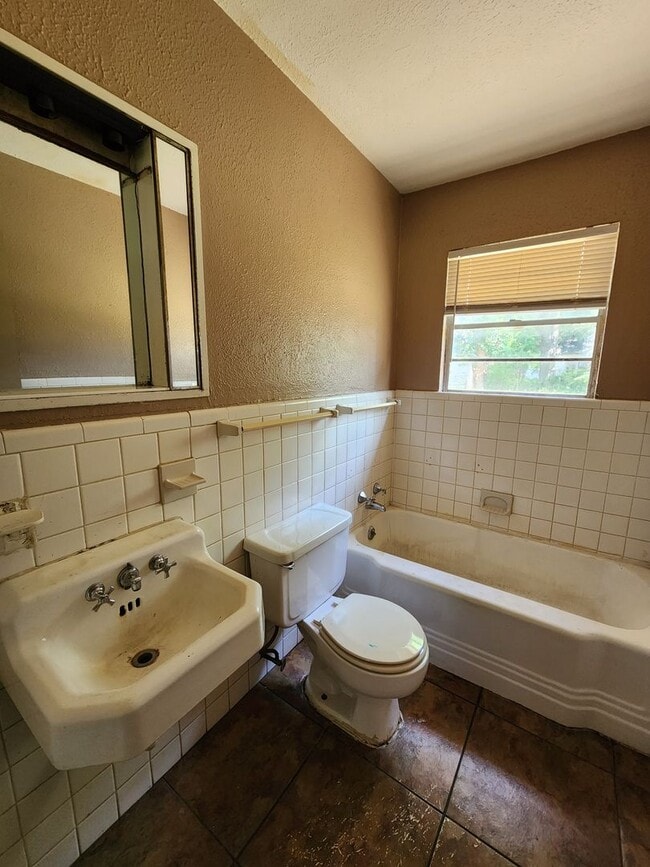 Foto del edificio - 1654 Dickinson St