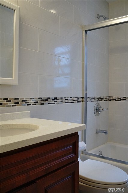 Building Photo - 85-18 80th St