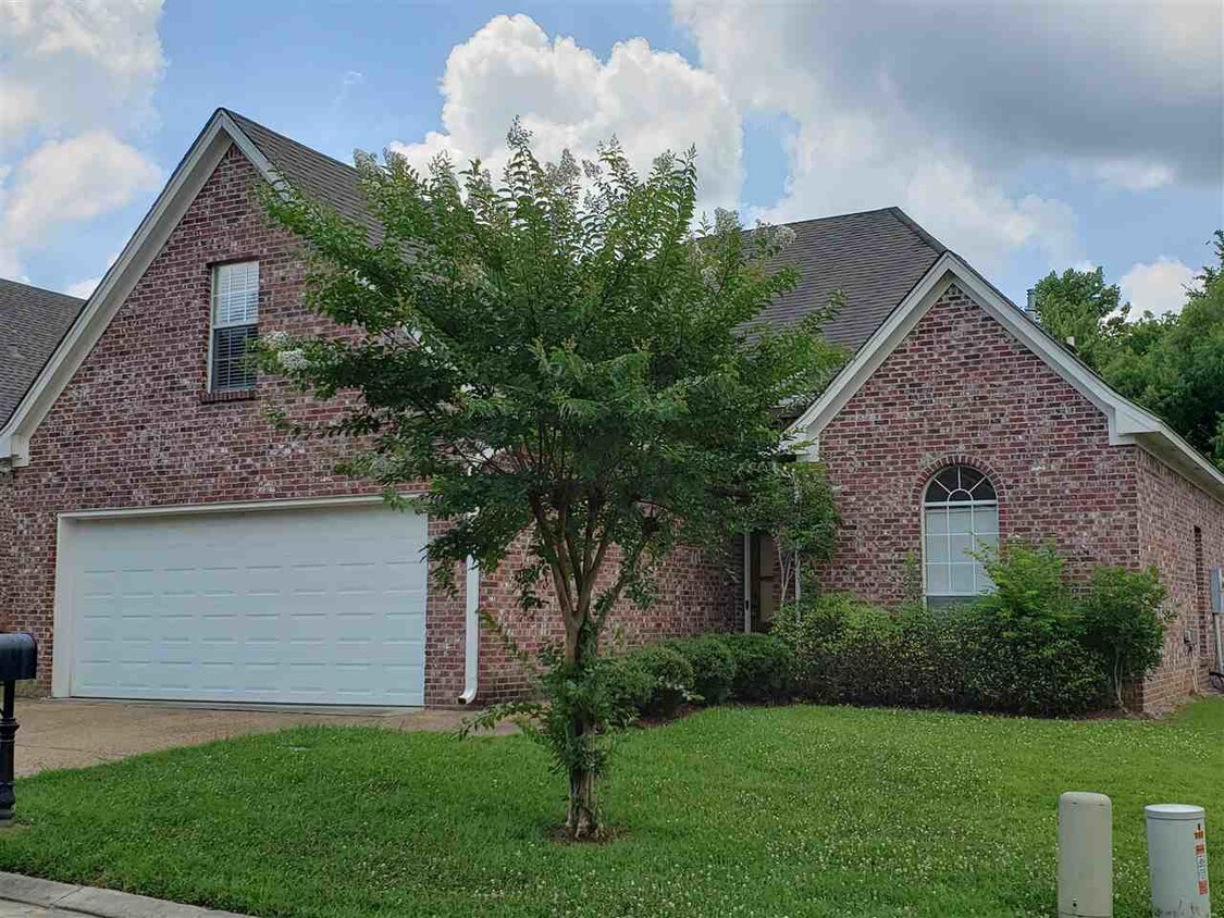 Primary Photo - 105 River Ridge Ct