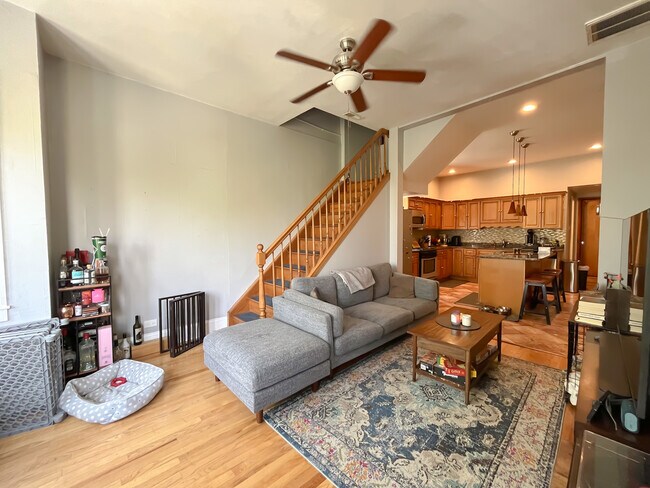 Foto del edificio - 2541 W Cortland St