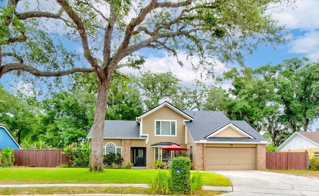 Foto del edificio - 848 Bucksaw Pl