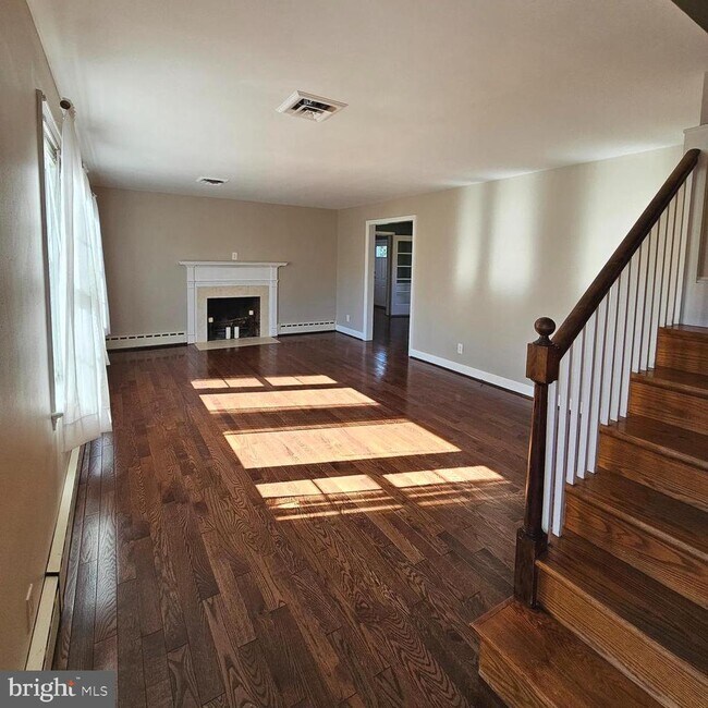 Building Photo - 5940 6th St