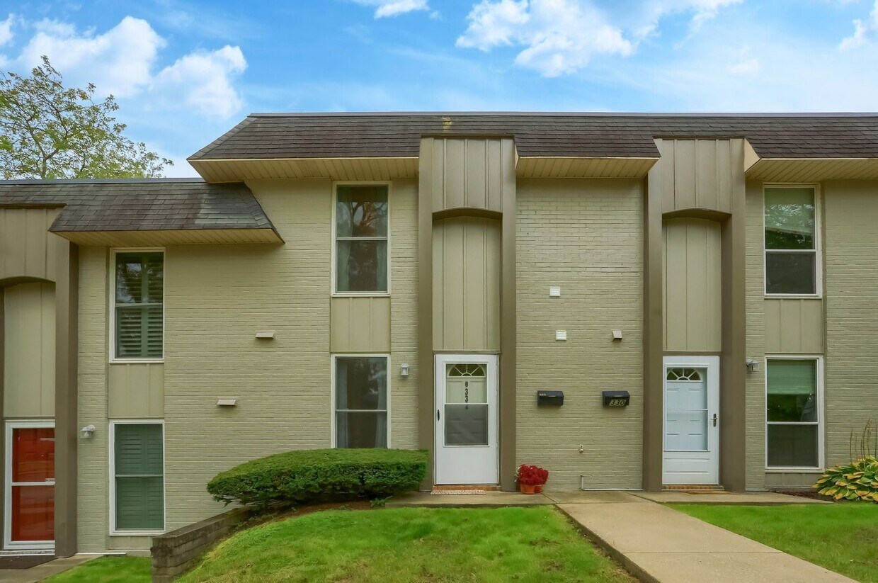 2 br, 1.5 bath House 332 College Park Drive House Rental in