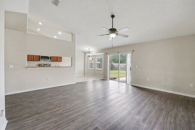 Building Photo - 865 Terranova Rd