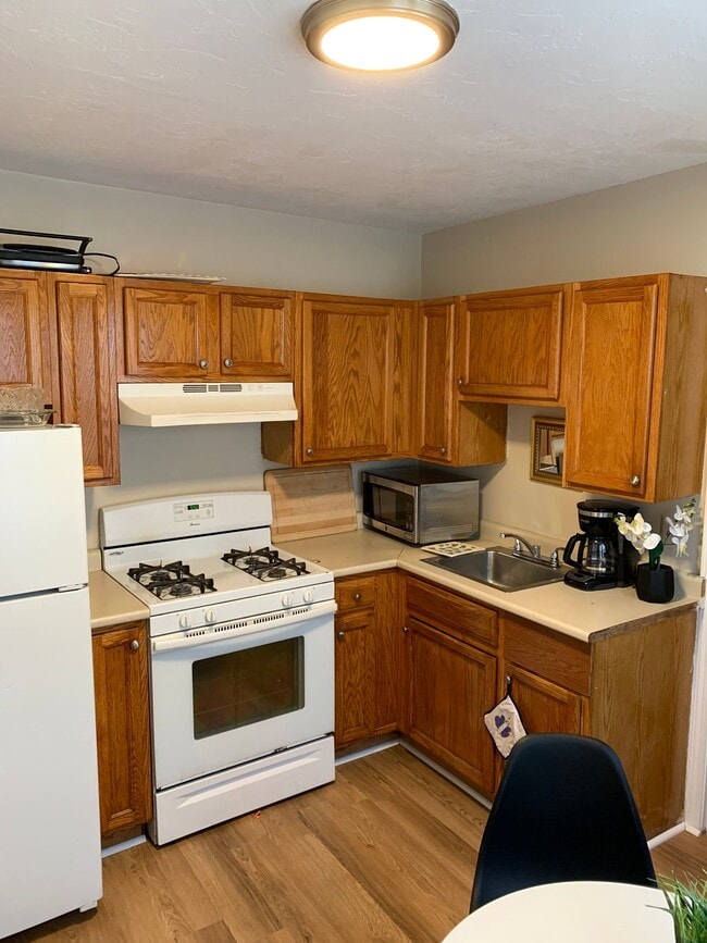 Photo - 1227 Sea St Apartment