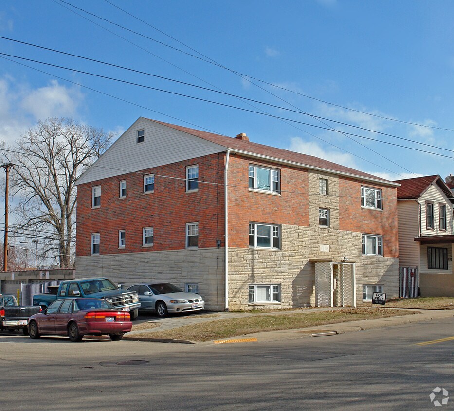 1702 Wyoming St, Dayton, OH 45410 Apartments in Dayton, OH